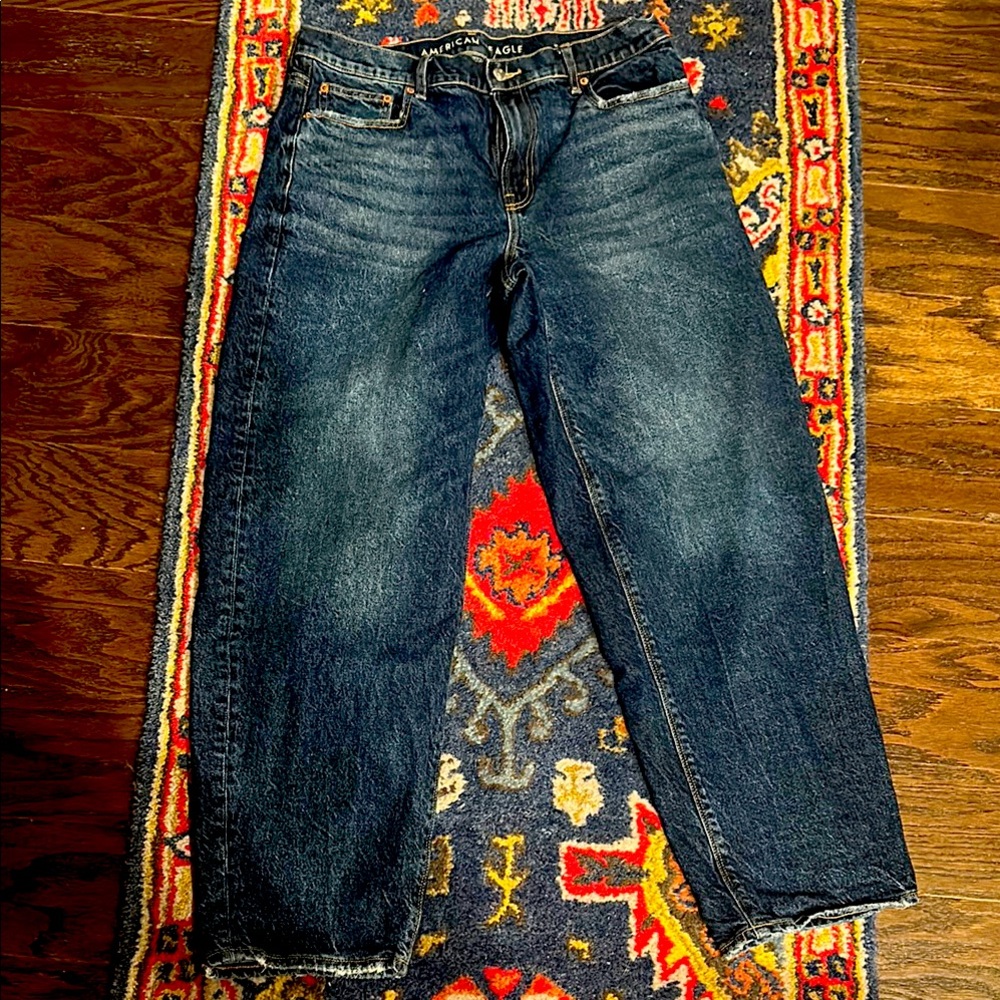 NWOT American Eagle Outfitters barrel Blue Jeans. Size 8 long